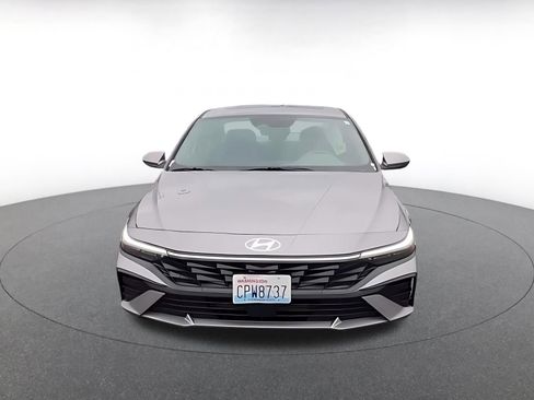 Used 2025 Hyundai Elantra SEL image 4