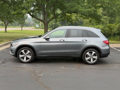 Used 2019 Mercedes-Benz GLC 300 4MATIC image 2