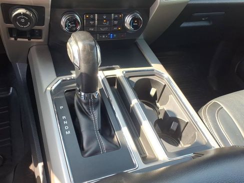 Used 2019 Ford F150 Lariat w/ Equipment Group 502A Luxury AWD/4WD image 26