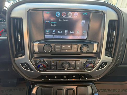 Used 2018 GMC Sierra 2500 SLT w/ Driver Alert Package image 10