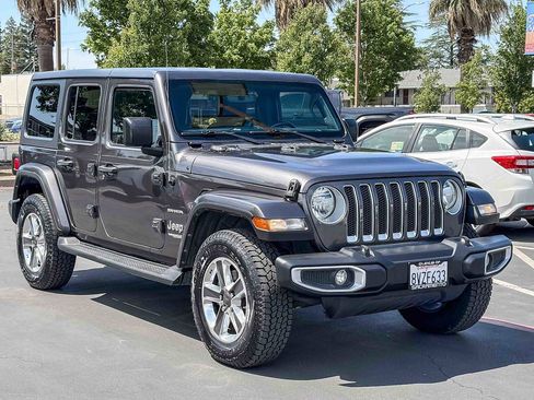 Used 2021 Jeep Wrangler Unlimited Sahara AWD/4WD image 5