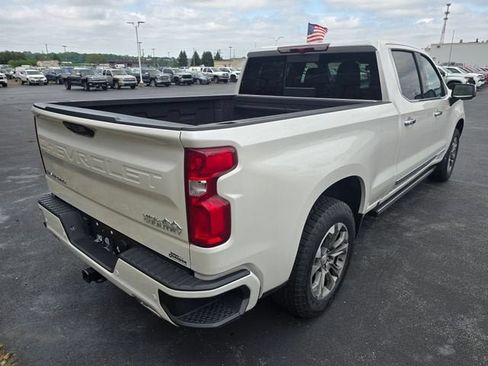 Used 2024 Chevrolet Silverado 1500 High Country w/ Z71 Off-Road Package AWD/4WD image 3