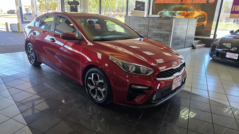 Used 2019 Kia Forte LXS FWD image 4