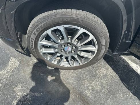 Used 2022 GMC Acadia Denali w/ Denali Ultimate Package AWD/4WD image 25