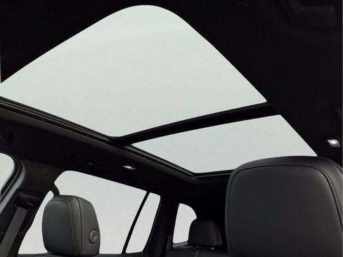 New 2026 GMC Acadia Elevation w/ Elevation Premium Package FWD image 18