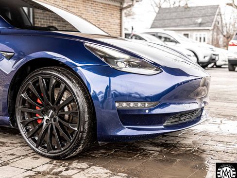 Used 2021 Tesla Model 3 Performance image 4