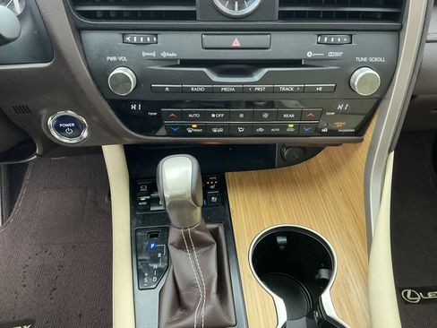 Used 2018 Lexus RX 450hL Premium image 12