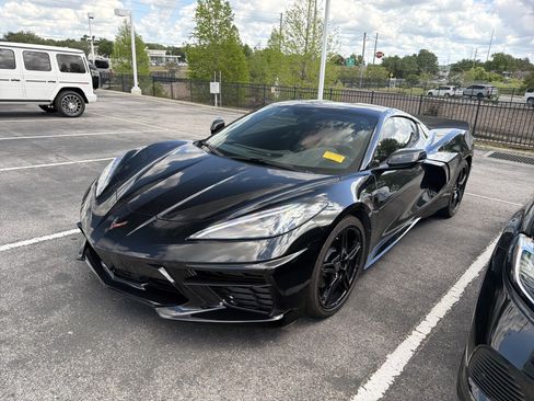 Used 2023 Chevrolet Corvette Stingray Coupe w/ 1LT image 4