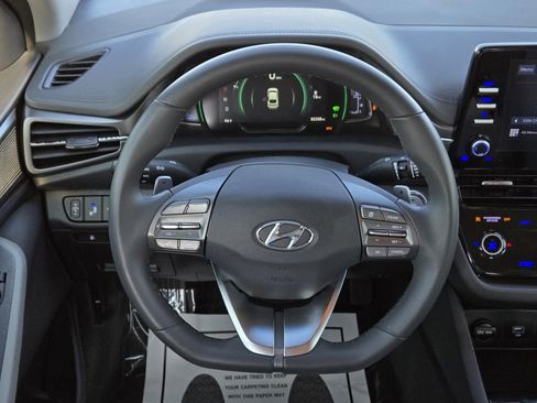 Used 2021 Hyundai Ioniq SE image 26