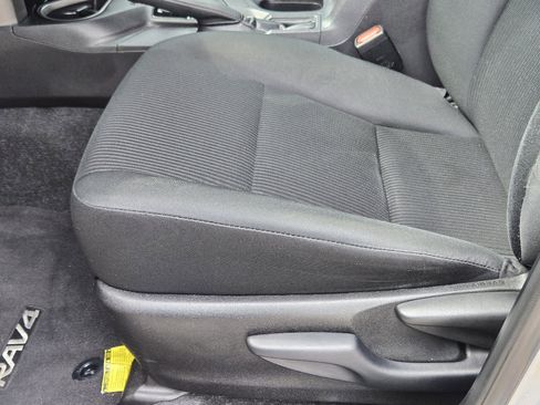 Used 2017 Toyota RAV4 LE image 26