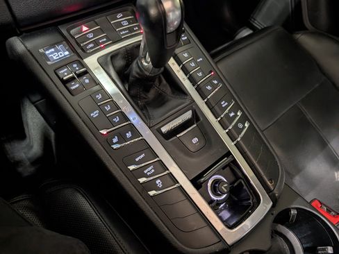 Used 2017 Porsche Macan image 40