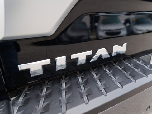 Used 2023 Nissan Titan Platinum Reserve w/ Moonroof Package image 14