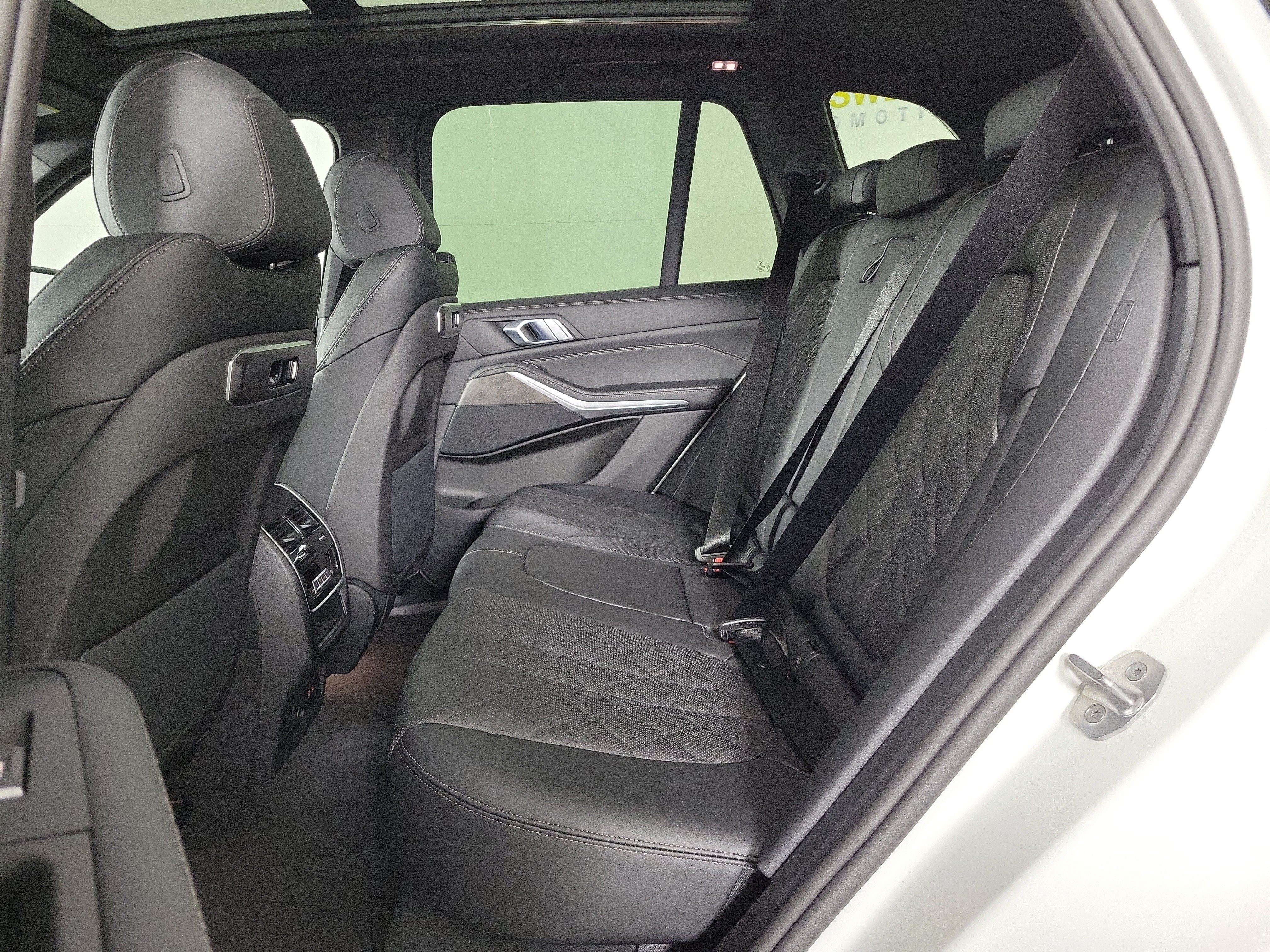 Certified 2026 BMW X5 xDrive40i w/ Parking Assistance Package AWD/4WD image 10