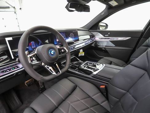 New 2026 BMW 750e xDrive w/ Executive Package AWD/4WD image 10