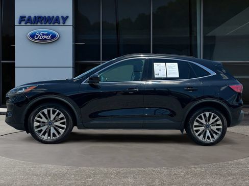 Used 2022 Ford Escape Titanium w/ Class II Trailer Tow Package AWD/4WD image 8