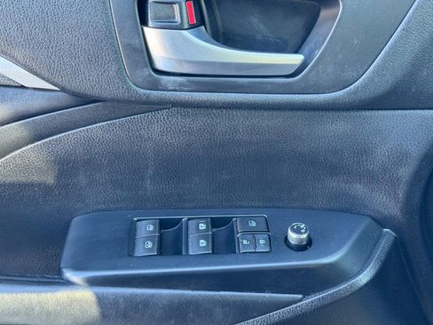 Used 2018 Toyota Highlander SE image 24