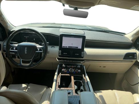 Used 2020 Lincoln Navigator 2WD image 17