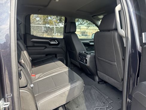 Used 2026 GMC Sierra 1500 SLT image 12