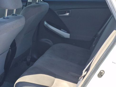 Used 2014 Toyota Prius Two w/ Preferred Accessory Package FWD image 16