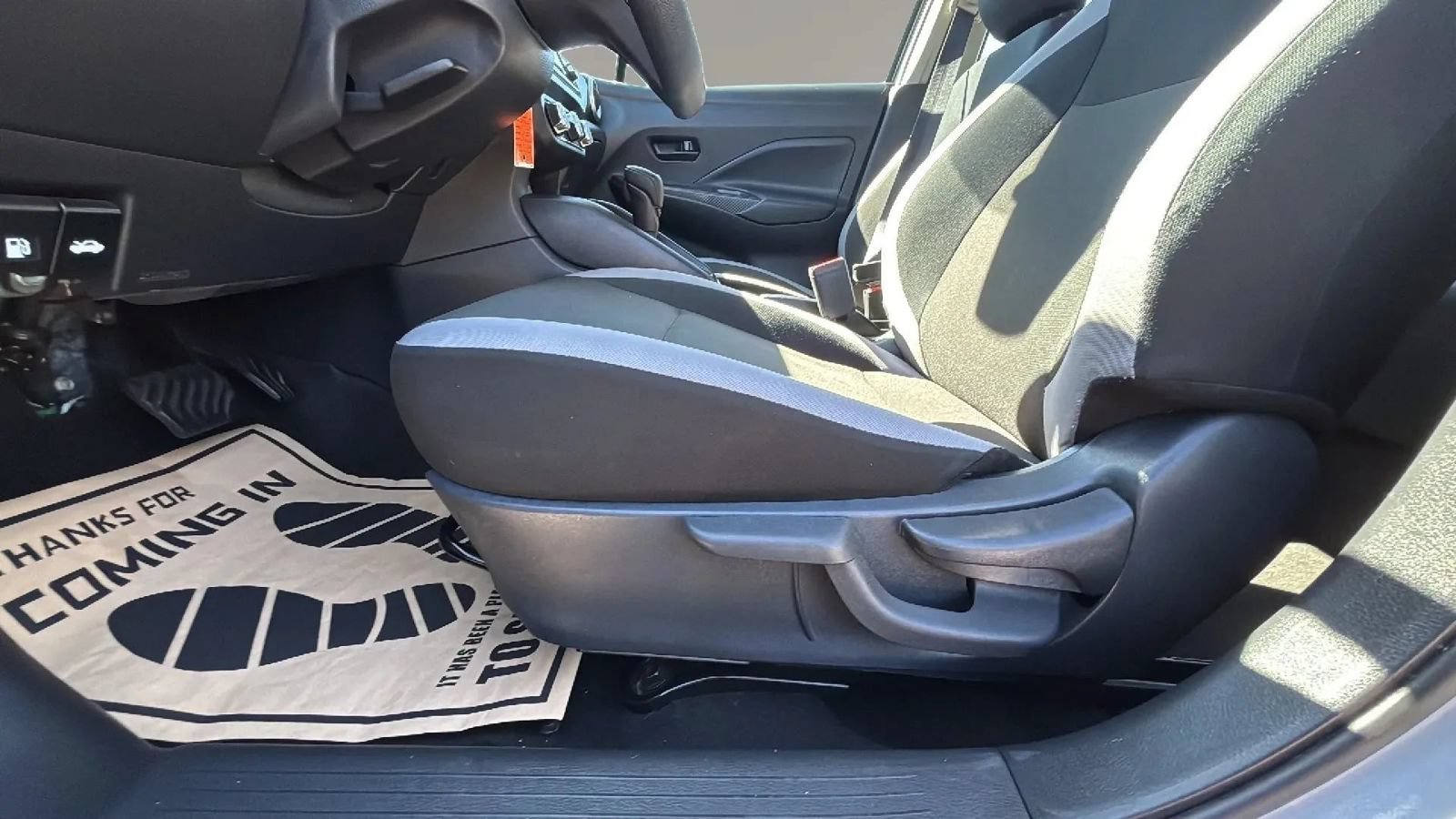 Used 2025 Nissan Versa S FWD image 27
