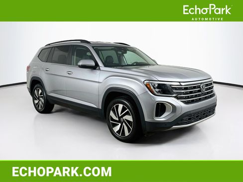 Used 2025 Volkswagen Atlas SE FWD image 1