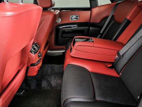 Used 2018 Rolls-Royce Ghost RWD image 22
