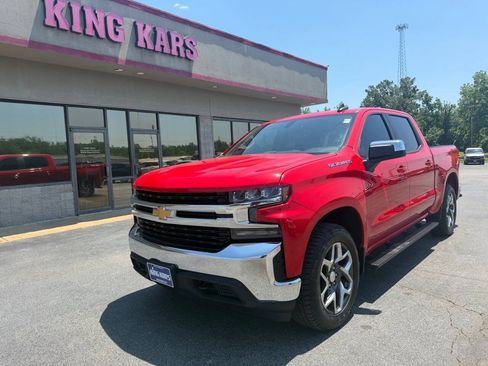 Used 2019 Chevrolet Silverado 1500 LT w/ All-Star Edition AWD/4WD image 2
