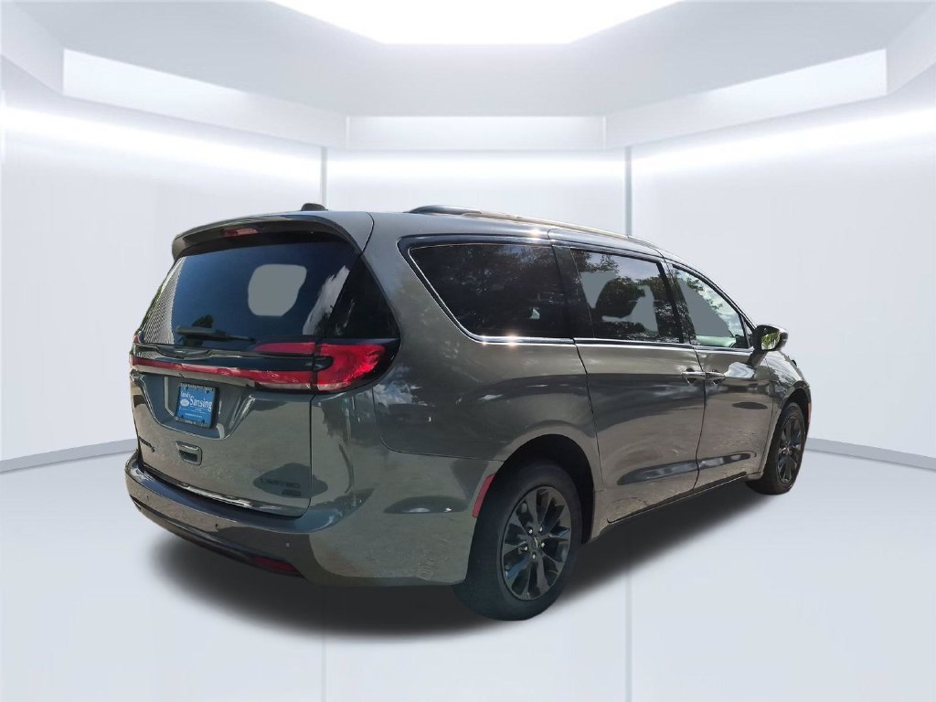 Used 2021 Chrysler Pacifica Limited w/ S Appearance Package AWD/4WD image 6