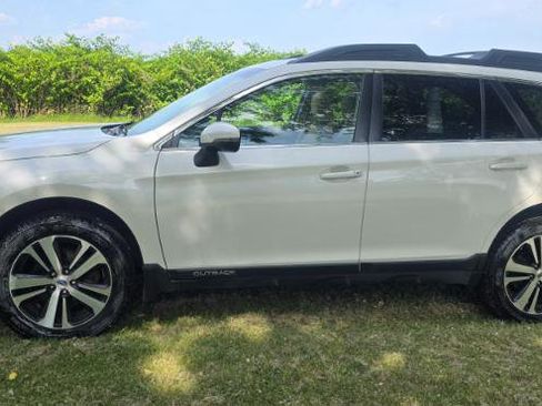 Used 2018 Subaru Outback 2.5i Limited image 4