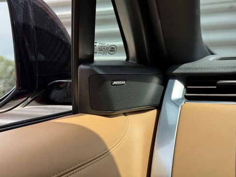 Used 2025 Land Rover Range Rover Long Wheelbase SE image 26