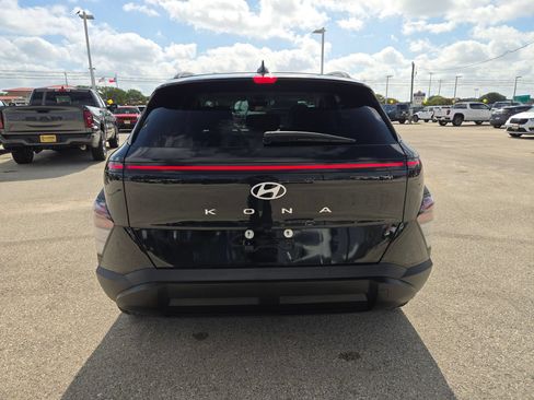 Used 2024 Hyundai Kona SEL FWD image 4
