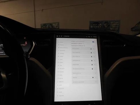 Used 2013 Tesla Model S RWD image 34
