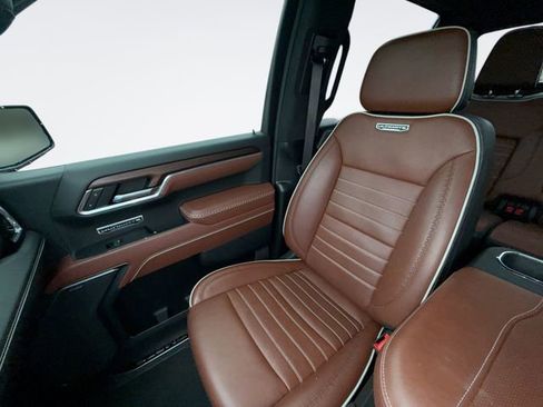 Used 2025 GMC Sierra 1500 Denali Ultimate image 26
