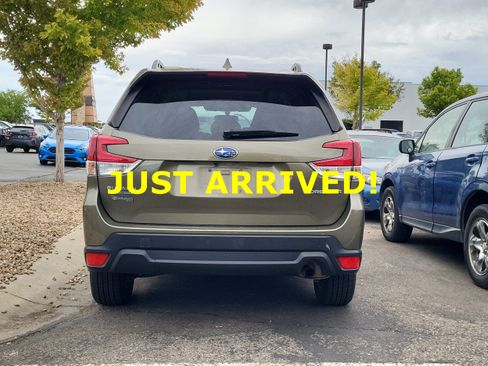 Used 2023 Subaru Forester Premium AWD/4WD image 3