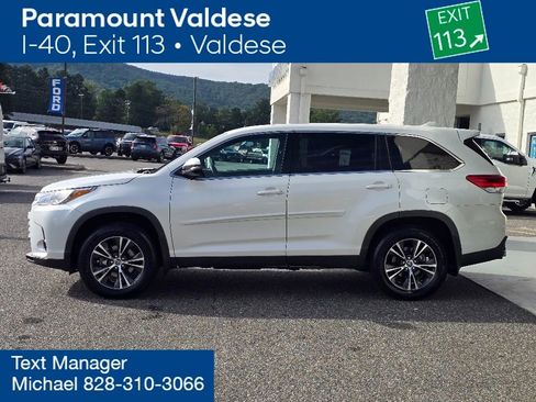 Used 2019 Toyota Highlander AWD V6 image 24