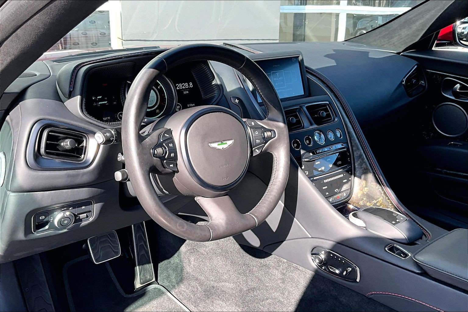Used 2023 Aston Martin DB11 Coupe RWD image 12