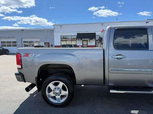 Used 2012 GMC Sierra 2500 Denali w/ Suspension Package, Off-Road AWD/4WD image 15