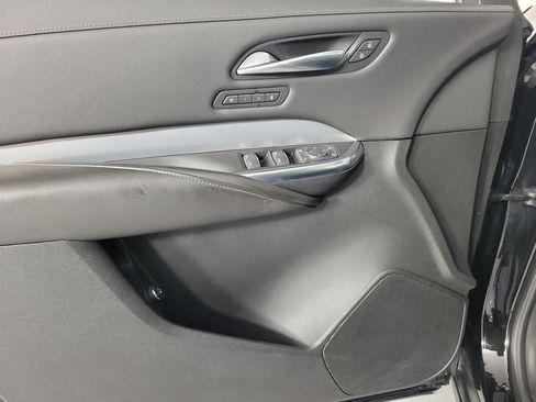 Used 2021 Cadillac XT4 Premium Luxury FWD image 18