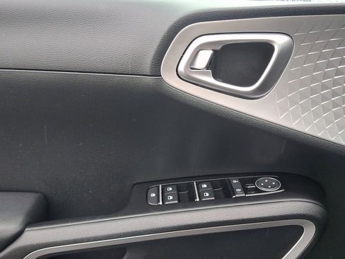 Used 2024 Kia Soul LX w/ Option Group 015 FWD image 12