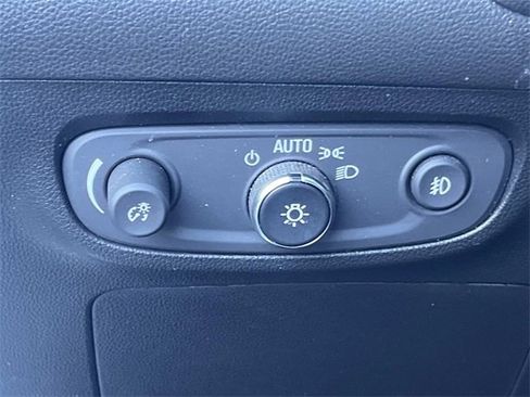 Used 2021 Buick Encore GX Essence w/ Experience Buick Package image 21