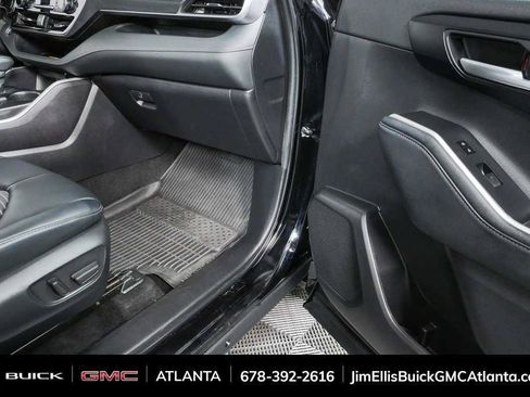 Used 2024 Toyota Highlander XSE FWD image 22