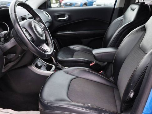 Used 2017 Jeep Compass Latitude w/ Popular Equipment Group AWD/4WD image 13