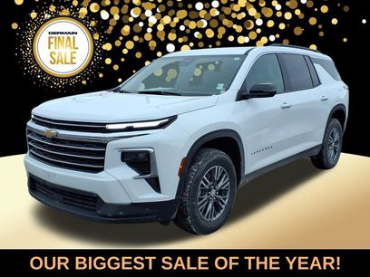 Used 2025 Chevrolet Traverse LT