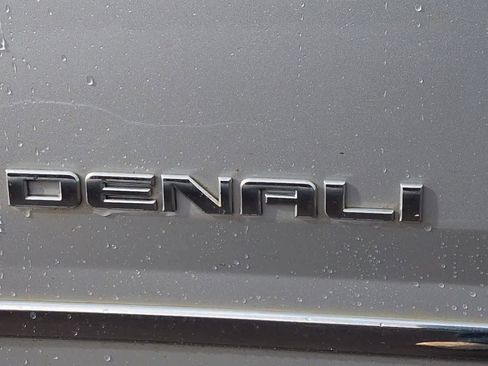 Used 2019 GMC Yukon Denali w/ Denali Ultimate Package image 12