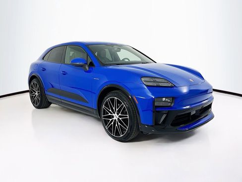 New 2026 Porsche Macan 4 Electric image 6