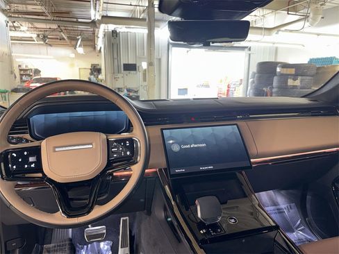 Used 2025 Land Rover Range Rover Sport Autobiography image 11