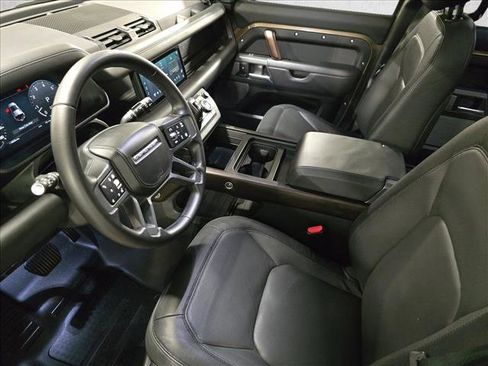 Certified 2024 Land Rover Defender 110 X-Dynamic SE image 15
