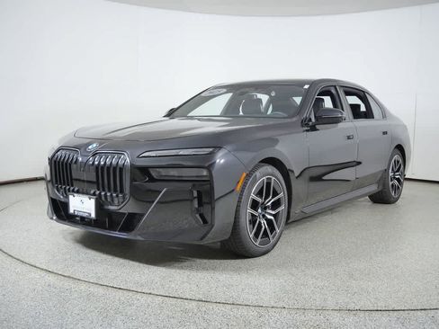 Certified 2025 BMW 760i xDrive AWD/4WD image 1