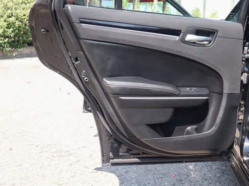 Used 2020 Chrysler 300 S image 36