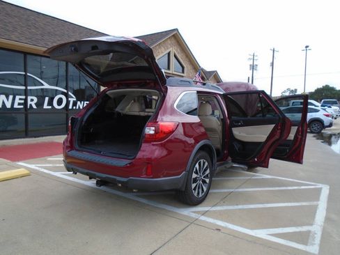 Used 2016 Subaru Outback 3.6R Limited AWD/4WD image 19